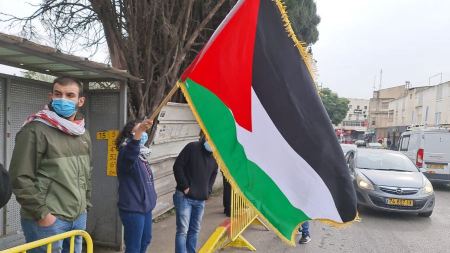صور وفيديو : الشرطة تقمع المتظاهرين بالناصرة